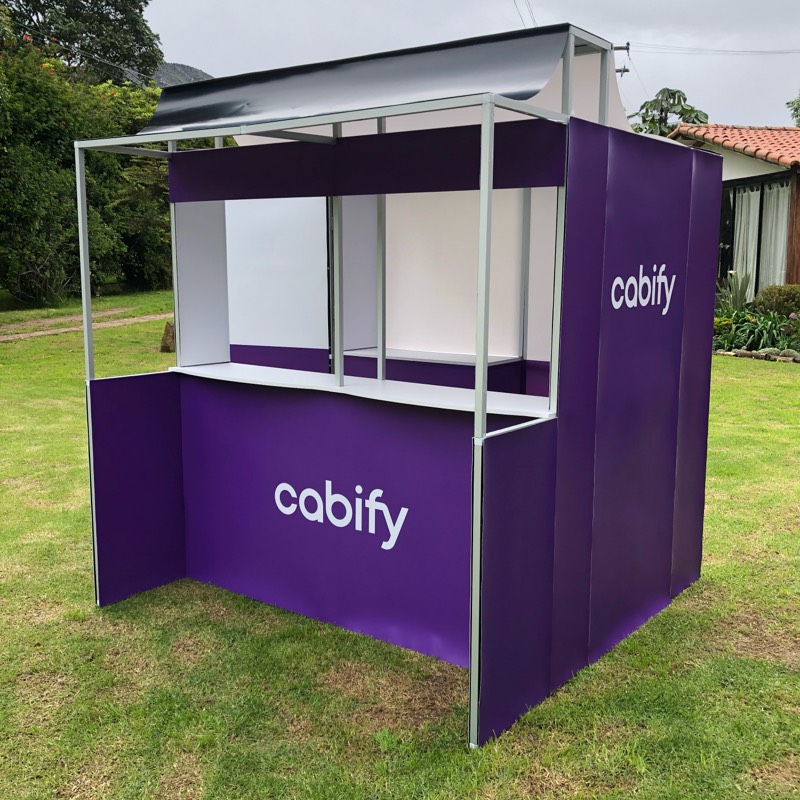 Stands, displays, demosets, mesas, counters, backings, Totems, vallas portátiles